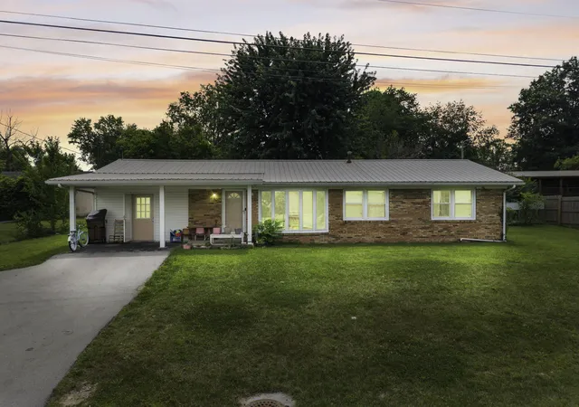 Homes for sale in Stanton, KY | 758 N Main St, Stanton, KY 40380 | MLS# 26015191