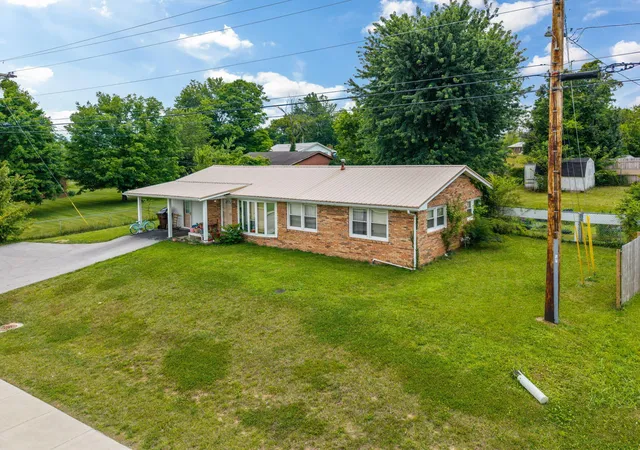Homes for sale in Stanton, KY | 758 N Main St, Stanton, KY 40380 | MLS# 26015191