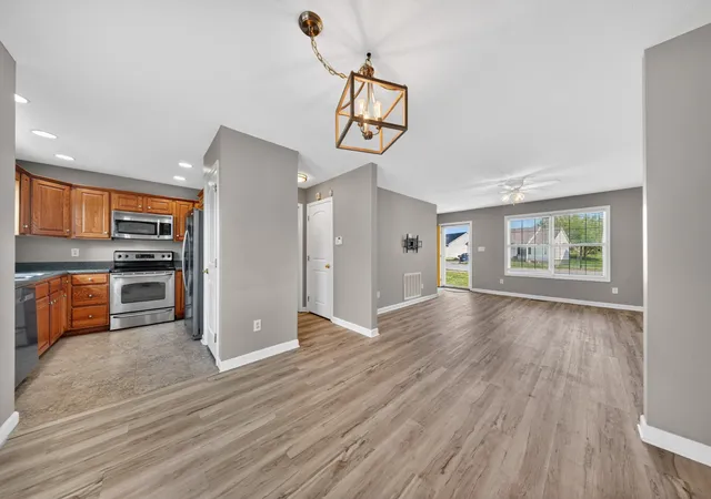 2nd image of 505 Coastal Ave, Bowling Green, KY 42103 | MLS# 26015763