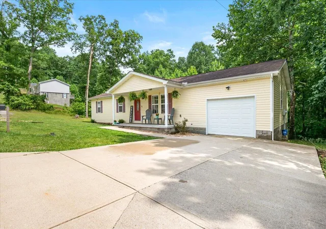 Homes for sale in Corbin, KY | 59 April Ln, Corbin, KY 40701 | MLS# 26014784