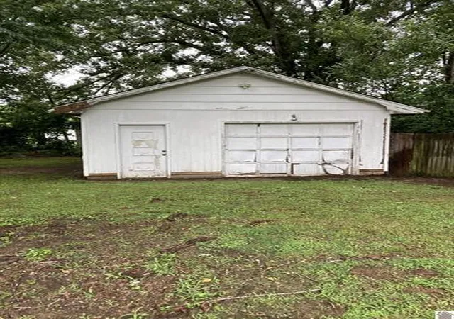 13th image of 2823 Fairmont St, Paducah, KY 42003 | MLS# 26017967