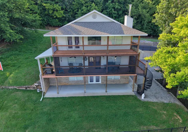Homes for sale in Kuttawa, KY | 141 S Ash St, Kuttawa, KY 42055 | MLS# 26015120