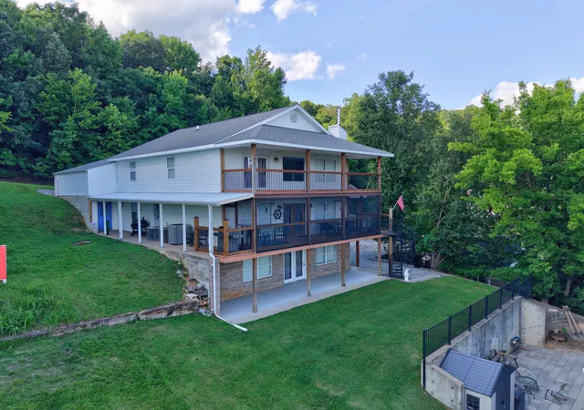 Homes for sale in Kuttawa, KY | 141 S Ash St, Kuttawa, KY 42055 | MLS# 26015120