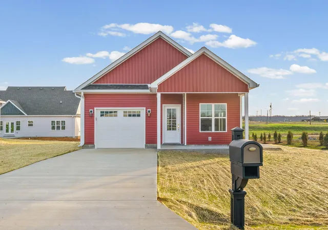 Homes for sale in Elkton, KY | 102 Joiner Ave, Elkton, KY 42220 | MLS# 26016436