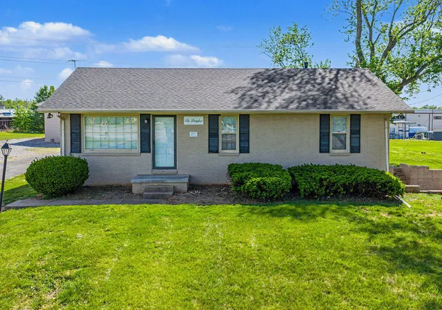 Photo 1 of Single family home for sale at 2671 Pembroke Rd, Hopkinsville, KY 42240 | MLS# 26018308 | Listing updated on 2026-08-04