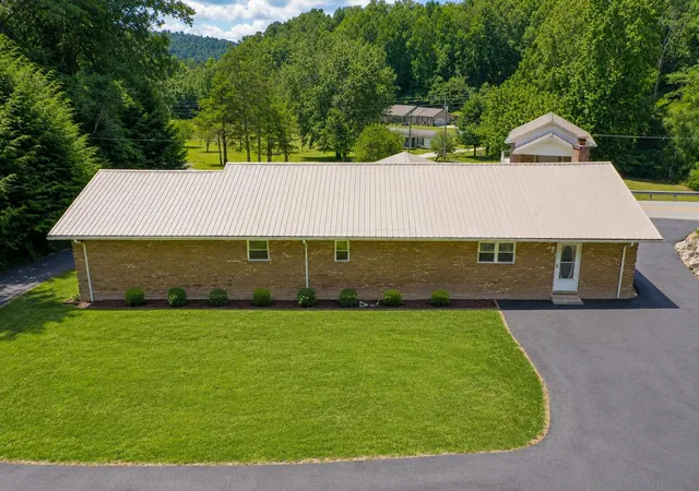 Homes for sale in Hinkle, KY | 5318 Kentucky 1304, Hinkle, KY 40953 | MLS# 26015151