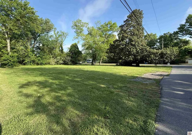 Homes for sale in Murray, KY | 805 Sycamore St, Murray, KY 42071 | MLS# 26018148