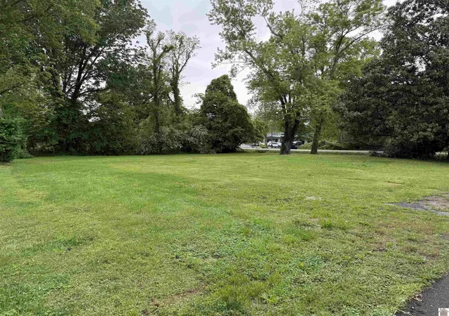 Homes for sale in Murray, KY | 805 Sycamore St, Murray, KY 42071 | MLS# 26018148
