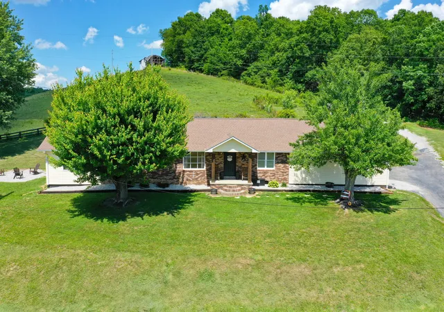 Homes for sale in Annville, KY | 641 State Hwy 3444, Annville, KY 40402 | MLS# 26014854