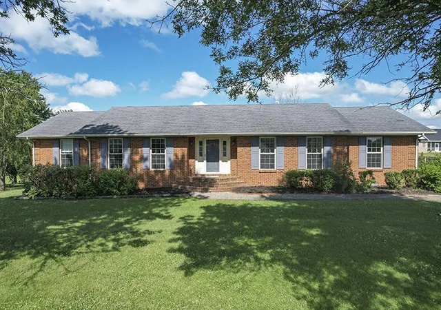 Homes for sale in Harrodsburg, KY | 923 Meadow Ln, Harrodsburg, KY 40330 | MLS# 26014928