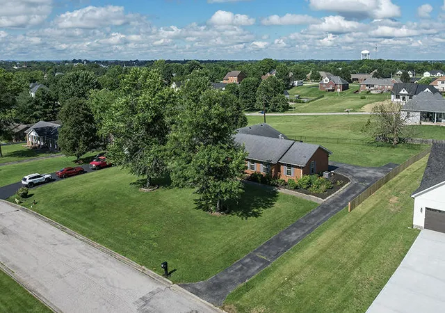 Homes for sale in Harrodsburg, KY | 923 Meadow Ln, Harrodsburg, KY 40330 | MLS# 26014928