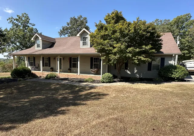 Homes for sale in Dawson Springs, KY | 330 Alexander Rd, Dawson Springs, KY 42408 | MLS# 26016432