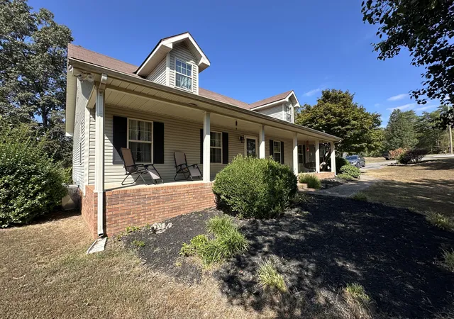 Homes for sale in Dawson Springs, KY | 330 Alexander Rd, Dawson Springs, KY 42408 | MLS# 26016432