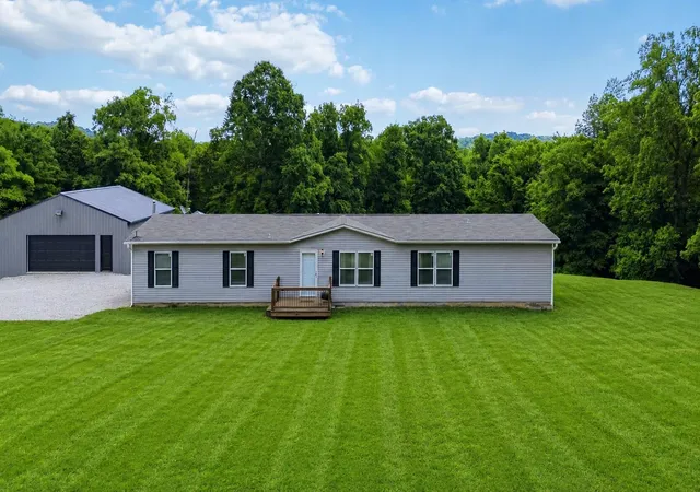 Homes for sale in Mt Vernon, KY | 757 Lear Ln, Mt Vernon, KY 40456 | MLS# 26014840