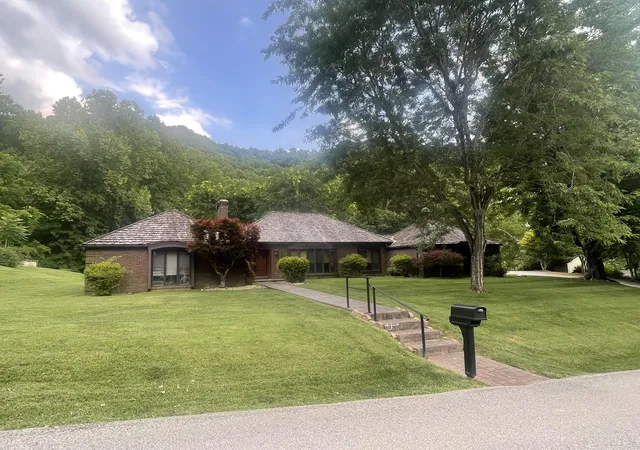 Homes for sale in Harlan, KY | 859 Woodland Hills, Harlan, KY 40831 | MLS# 26014851