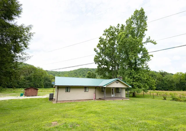 Photo 1 of Sale Pending at 9940 Cranston Rd, Morehead, KY 40351 | MLS# 26015060 | Listing updated on 2026-09-16