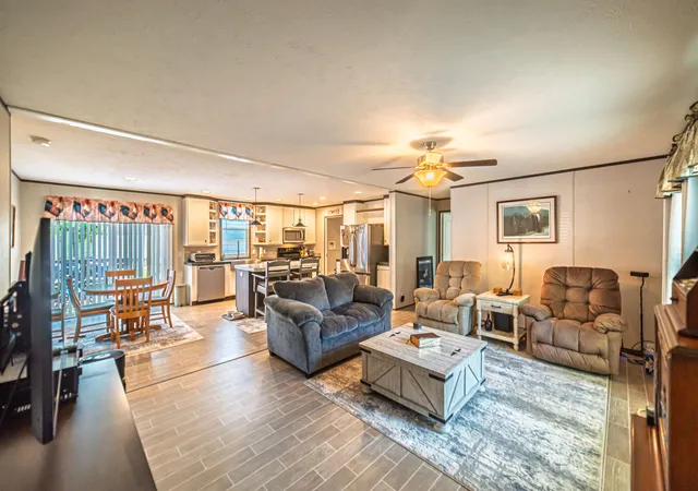 Photo 4 of Single family home for sale at 3150 Key Dr, Paducah, KY 42003 | MLS# 26016884 | Listing updated on 2026-07-24