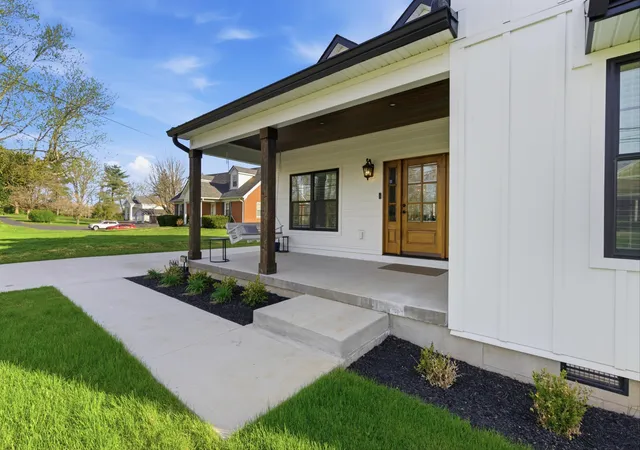 Photo 2 of Single family home for sale at 6329 Athens Boonesboro Rd, Lexington, KY 40509 | MLS# 26014856 | Listing updated on 2026-10-13