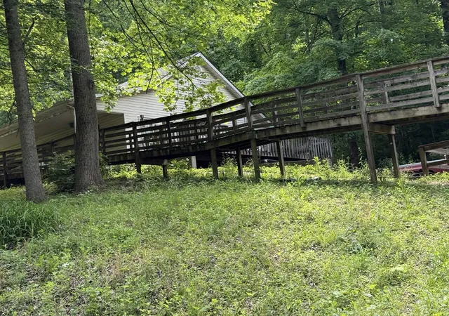 Homes for sale in Mc Kee, KY | 1676 Hwy 3447, Mc Kee, KY 40447 | MLS# 26014875