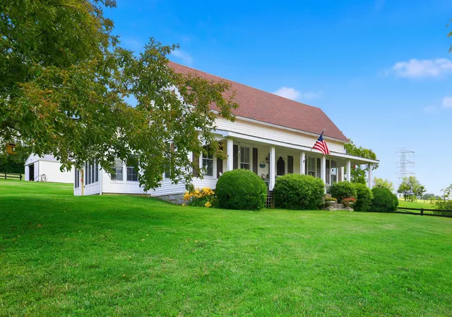 Homes for sale in Lancaster, KY | 1566 Old Danville Rd, Lancaster, KY 40444 | MLS# 26014911
