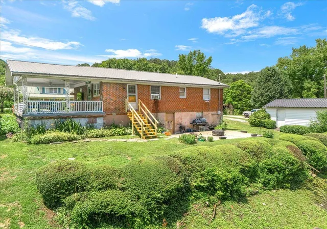 Homes for sale in Livingston, KY | 129 129 Mullins Street Street, Livingston, KY 40445 | MLS# 26014907