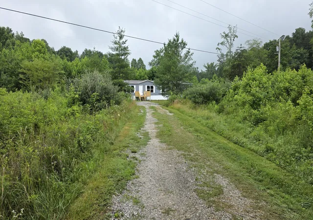 Homes for sale in Corbin, KY | 89 Tower Rd, Corbin, KY 40701 | MLS# 26014903