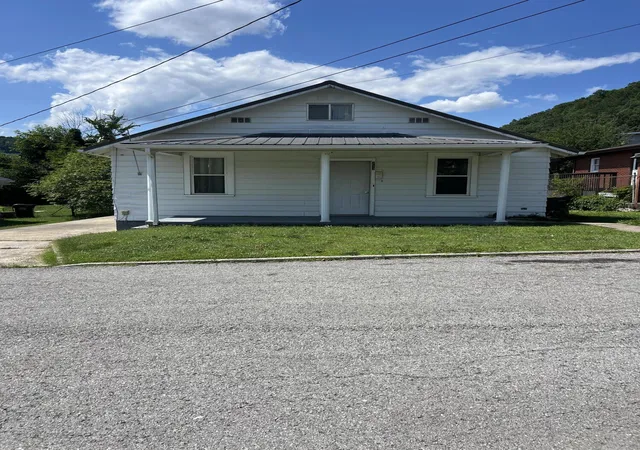 2nd image of 253 Hager St, Prestonsburg, KY 41653 | MLS# 26014941