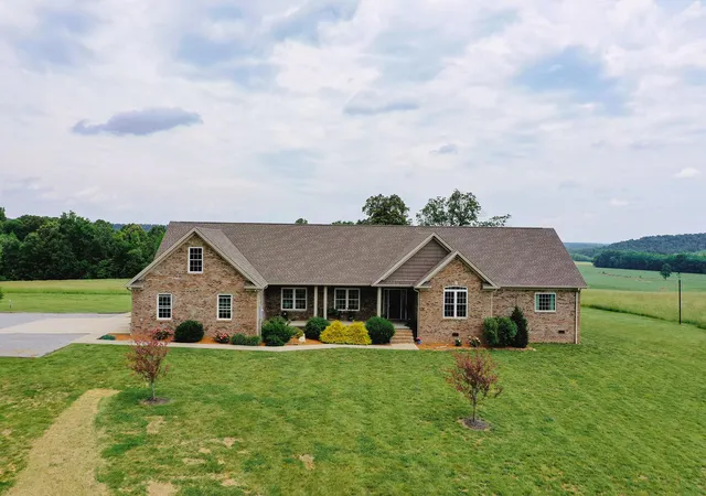 Homes for sale in Marion, KY | 976 Buggs Branch Rd, Marion, KY 42064 | MLS# 26014918