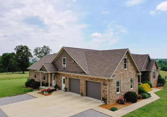 Homes for sale in Marion, KY | 976 Buggs Branch Rd, Marion, KY 42064 | MLS# 26014918