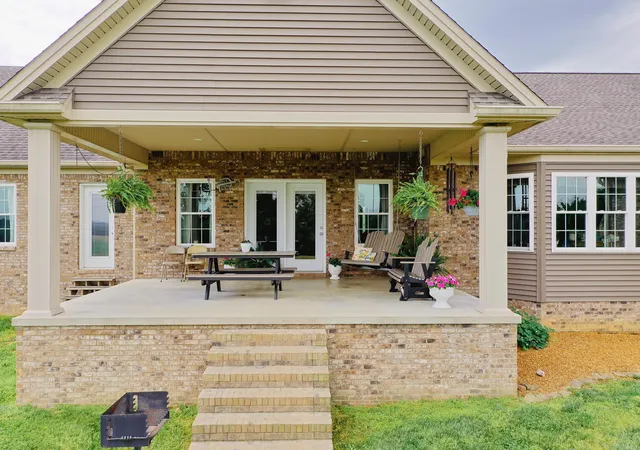 Homes for sale in Marion, KY | 976 Buggs Branch Rd, Marion, KY 42064 | MLS# 26014918