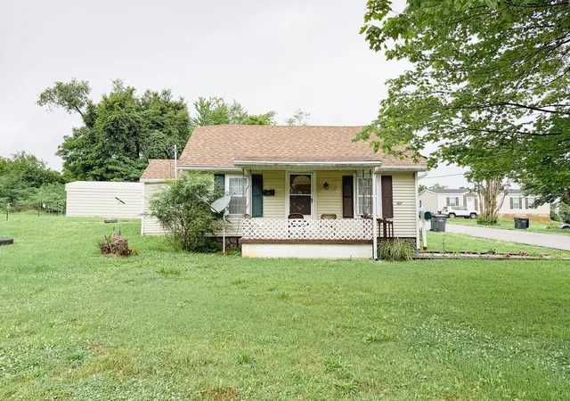 Homes for sale in Princeton, KY | 409 Willow Ln, Princeton, KY 42445 | MLS# 26014945
