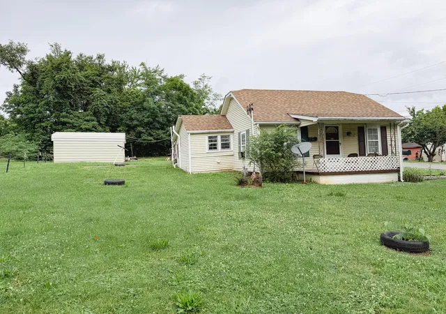 Homes for sale in Princeton, KY | 409 Willow Ln, Princeton, KY 42445 | MLS# 26014945