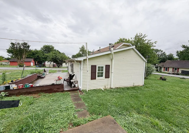 Homes for sale in Princeton, KY | 409 Willow Ln, Princeton, KY 42445 | MLS# 26014945