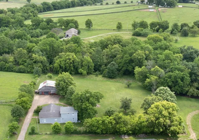 Homes for sale in Versailles, KY | 3156 Pinckard Pike, Versailles, KY 40383 | MLS# 26015488