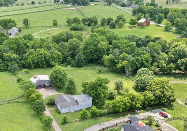 Homes for sale in Versailles, KY | 3156 Pinckard Pike, Versailles, KY 40383 | MLS# 26015488