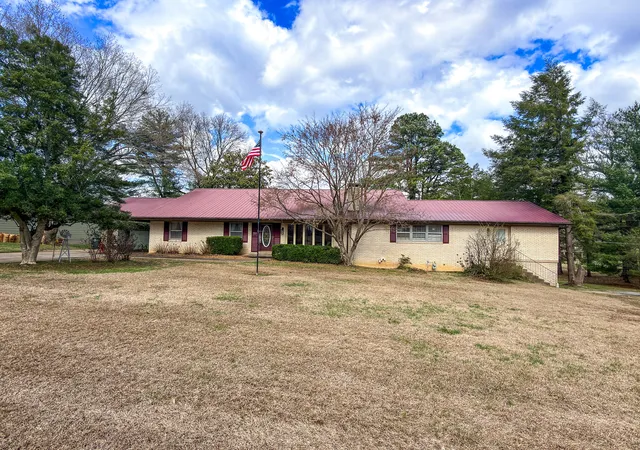 1st image of 1717 N Friendship Rd, Paducah, KY 42001 | MLS# 26015335