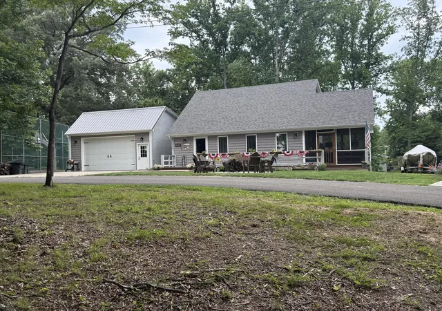 Homes for sale in Jamestown, KY | 255 Tall Timber Dr, Jamestown, KY 42629 | MLS# 26015441