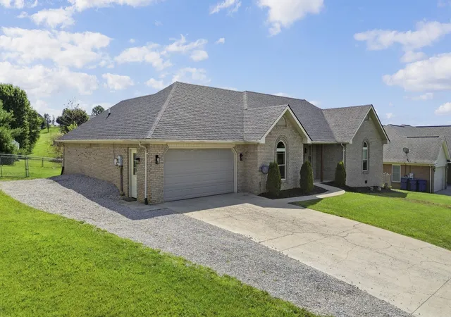 Homes for sale in Somerset, KY | 799 Hidden Loop Dr, Somerset, KY 42503 | MLS# 26014995