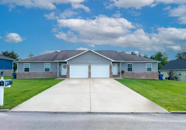Homes for sale in Science Hill, KY | 401 Johnny Dr, Science Hill, KY 42553 | MLS# 26015004