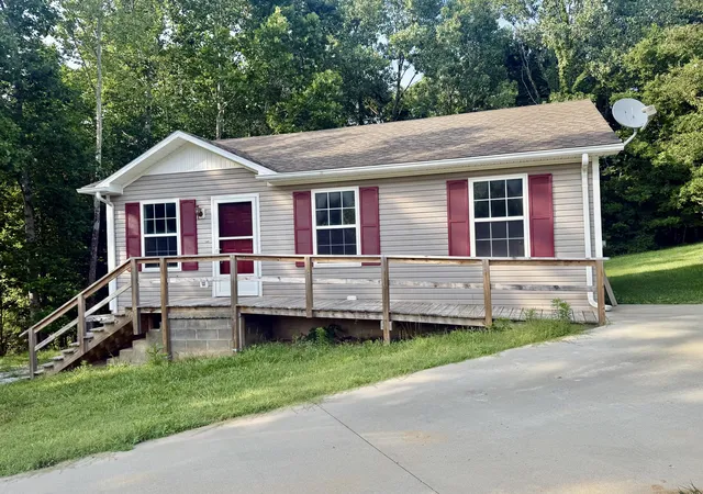 Homes for sale in Cadiz, KY | 74 English Dr, Cadiz, KY 42211 | MLS# 26015645