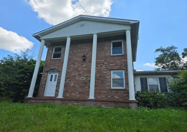 Homes for sale in Berea, KY | 874 N Richmond Rd, Berea, KY 40403 | MLS# 26015760