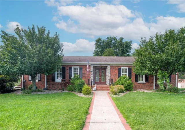 Homes for sale in Lancaster, KY | 102 Dogwood Dr, Lancaster, KY 40444 | MLS# 26015358