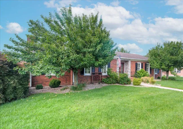 Homes for sale in Lancaster, KY | 102 Dogwood Dr, Lancaster, KY 40444 | MLS# 26015358