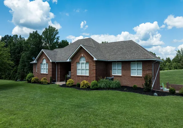 Photo 2 of Single family home for sale at 320 Alice Roy Rd, Windsor, KY 42565 | MLS# 26015003 | Listing updated on 2026-07-27