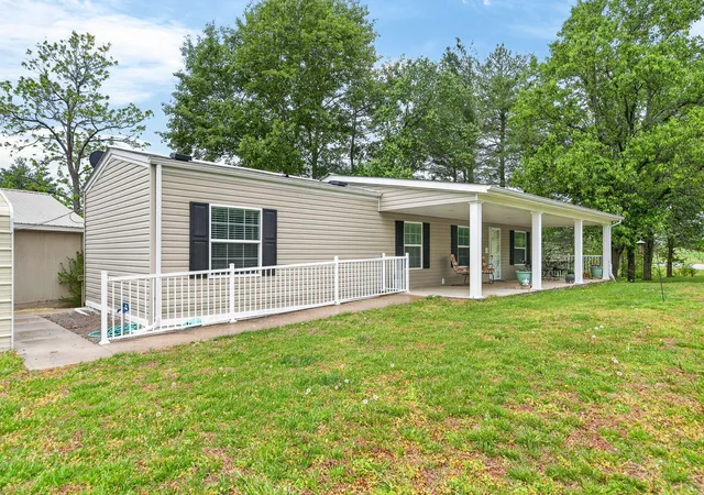 Homes for sale in Burkesville, KY | 475 State Park Rd, Burkesville, KY 42717 | MLS# 26015009