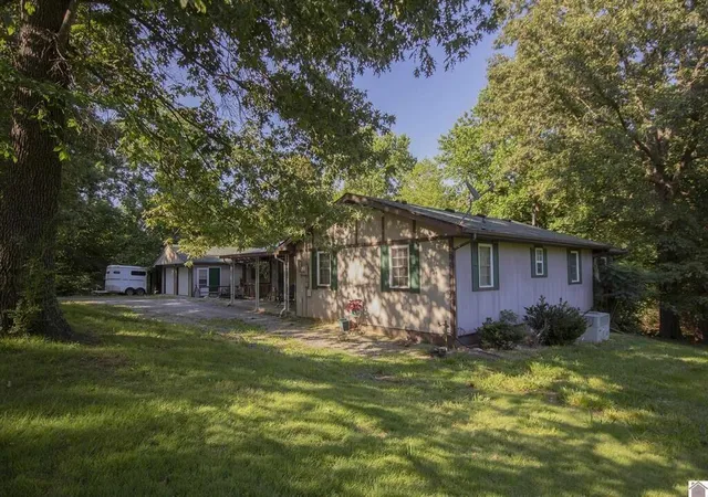 Homes for sale in Kuttawa, KY | 72 Holt Rd, Kuttawa, KY 42055 | MLS# 26016902