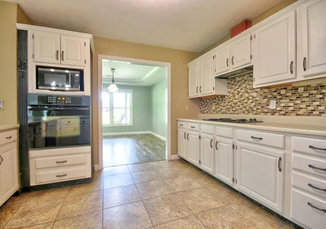 5th image of 861 College Hill Rd, Waco, KY 40385 | MLS# 26016033