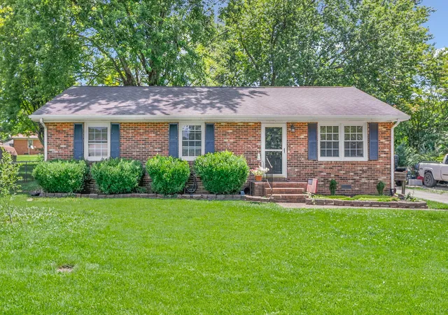 1st image of 3416 Greenwood Dr, Hopkinsville, KY 42240 | MLS# 26015045