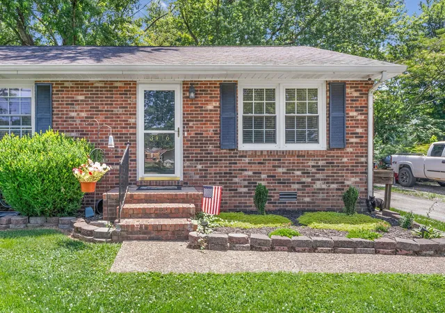 3rd image of 3416 Greenwood Dr, Hopkinsville, KY 42240 | MLS# 26015045