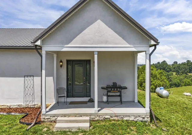 Homes for sale in Cynthiana, KY | 1518 Hughes Ln, Cynthiana, KY 41031 | MLS# 26016186